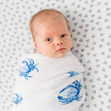 Load image into Gallery viewer, Blue Crab Swaddle (Unisex)
