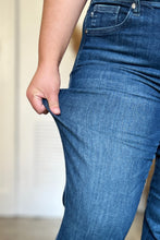 Load image into Gallery viewer, Judy Blue Full Size Tummy Control Straight Jeans
