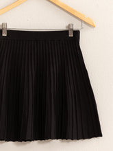 Load image into Gallery viewer, HYFVE High Waist Knit Pleated Flare Mini Skirt
