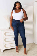 Load image into Gallery viewer, Judy Blue Full Size Skinny Jeans with Pockets
