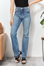 Load image into Gallery viewer, Judy Blue Full Size High Waist Jeans with Pockets
