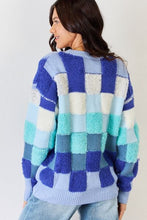 Load image into Gallery viewer, J.NNA Checkered Round Neck Long Sleeve Sweater
