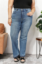 Load image into Gallery viewer, Judy Blue Full Size High Waist Jeans with Pockets
