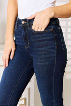 Load image into Gallery viewer, Judy Blue Full Size Skinny Jeans with Pockets
