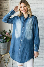 Load image into Gallery viewer, Veveret Pocketed Button Up Washed Denim Shirt
