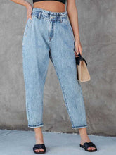 Load image into Gallery viewer, Paperbag Waist Cropped Jeans
