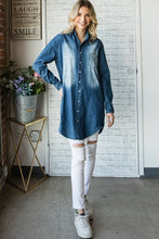 Load image into Gallery viewer, Veveret Pocketed Button Up Washed Denim Shirt
