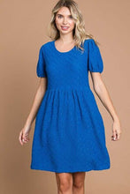 Load image into Gallery viewer, Culture Code Texture Round Neck Short Sleeve Dress with Pockets
